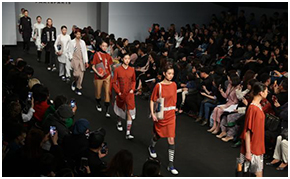 Runway Show 예시 사진