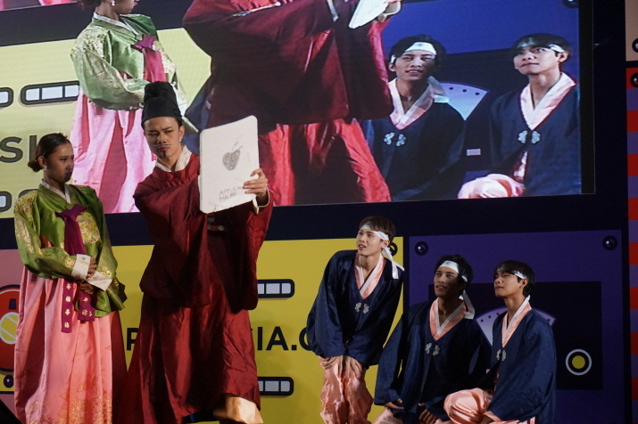 사진 2_5일 팝콘아시아 메인 무대에서 공연된 드라마 <도깨비> 뮤지컬의 한 장면