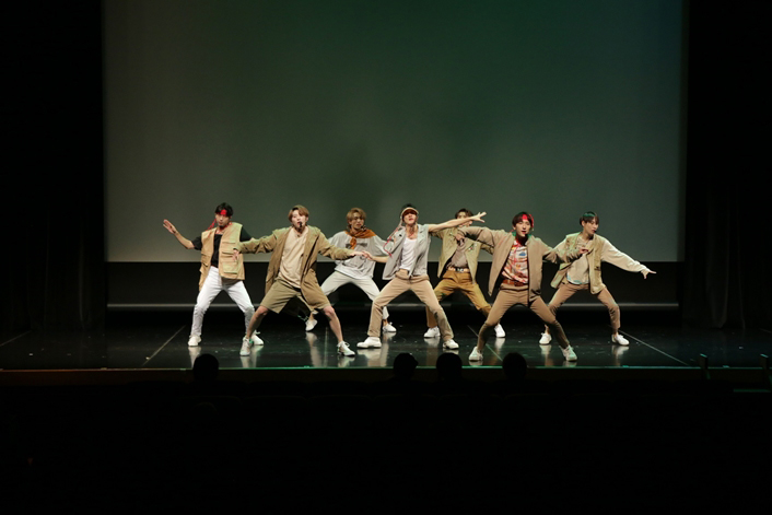 사진 4. 지난 6일 일본 도쿄에서 개최된 '2018 한일콘텐츠비즈니스 포럼'에서 커버댄스 공연을 선보였다.