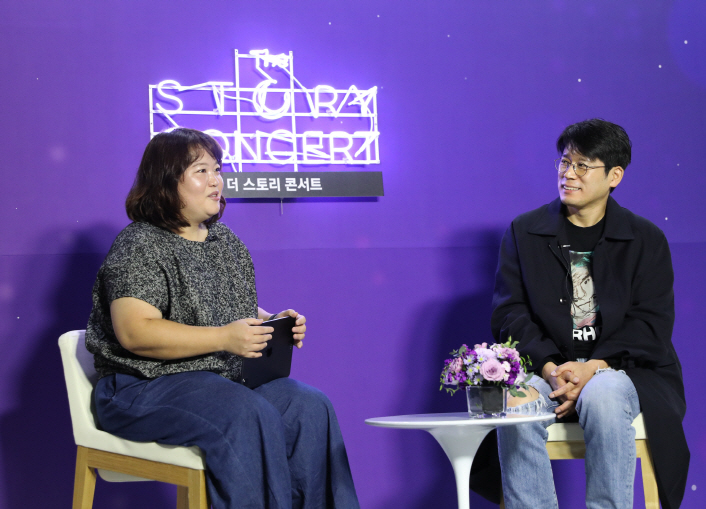 붙임. 더 스토리 콘서트 현장 사진(1)~(4) 붙임2. 27일 진행된 <더 스토리 콘서트>에 참석한 사회자 씨네21 이다혜 기자와 강연자 영화 <담보> 강대규 감독