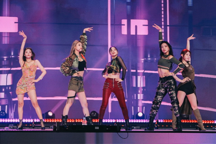 붙임. 온:한류 축제 온라인 콘서트 사진(1)~(4) 붙임4. 23일 온:한류축제 K팝 공연 ‘Unite ON: Live Concert'에서 있지가 공연을 하고 있다.