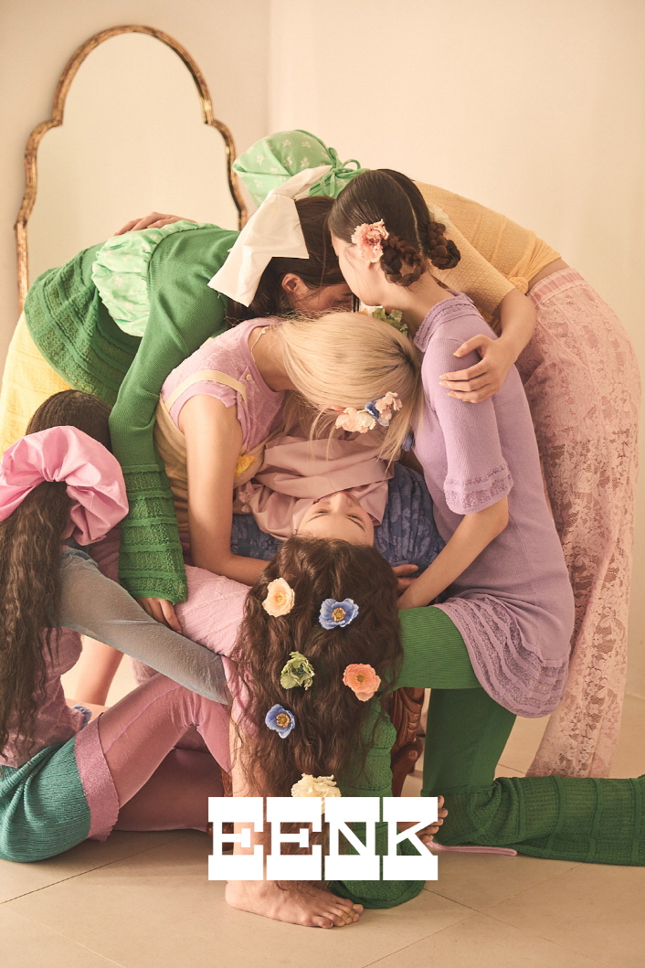 사진 3. ‘컨셉코리아 뉴욕 S/S 2022’를 통해 공개되는 이혜미 디자이너의 ‘잉크(EENK)’ 패션필름 스틸컷. | 콘진원은 뉴욕패션위크 공식 프로그램으로 '컨셉코리아 뉴욕 S/S 2022'를 9일(현지시각) 온라인 개최하며, 이번 S/S 시즌에 총 3개 브랜드의 디지털 패션쇼 개최 및 현지 홍보·비즈니스 등을 지원한다. | 붙임 1. 컨셉코리아 뉴욕 2022 S/S 패션필름 스틸컷 (1)~(3)