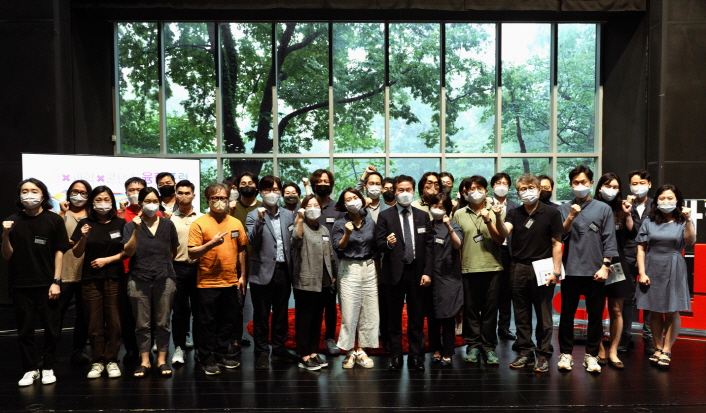 사진1. 한국콘텐츠진흥원은 13일 홍릉 콘텐츠문화광장에서 전문가 35인이 참여한 ‘예술X과학X콘텐츠 융합포럼’을 발족했다. 
