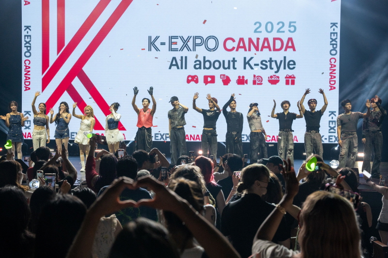 사진 1. 콘진원은 8월 9~12일 캐나다 토론토에서 종합 한류 박람회 ‘2025 K-엑스포’를 성공적으로 개최했다. (K-팝 공연)