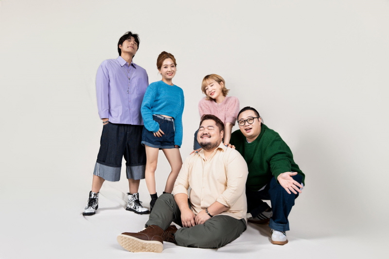 사진 7. 콘진원은 오는 11월 14일부터 15일까지 서울 마포구 무신사 개러지에서 지역 기반 음악인의 교류와 창작활동을 지원하기 위한 ‘2025 우리 음악인 축제 로컬 레이블 콘서트(Local Label Concert)’를 개최한다. (대전음악창작소 나린, 윗줄 왼쪽부터 김기홍, 정보인, 김서영, 아랫줄 왼쪽부터 김종하, 방학현)