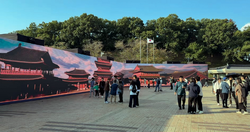 사진 2. ‘신라의 천년 울림’ 전시 현장 사진(일반 관람객)