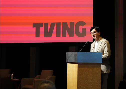 사진 3. 10.28(화) 일본 도쿄에서 열린 ‘동북 아시아 영상 서밋 2025’에 참가해 발표 중인 티빙 조성현 최고사업책임자(CBO)