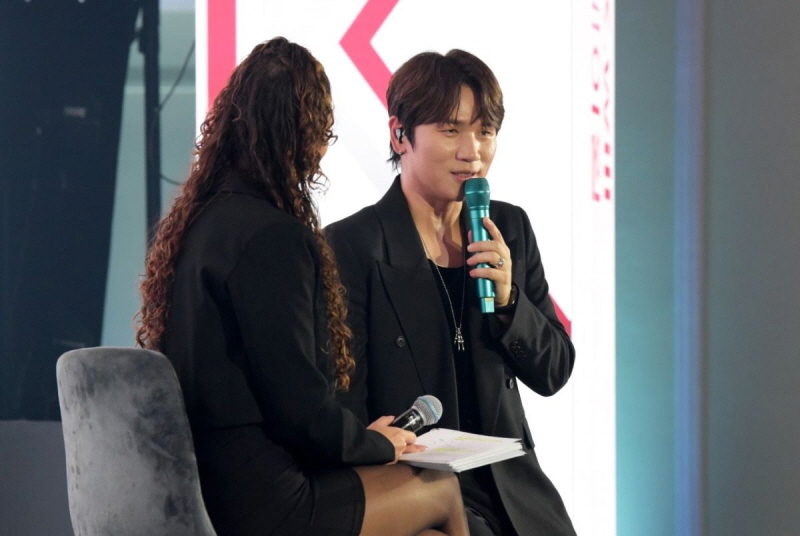 사진5. 콘진원은 11월 5일부터 7일까지 사흘간 폴란드 바르샤바의 문화과학궁전에서 열린 ‘2025 K-콘텐츠 엑스포 in 폴란드’를 성공리에 마쳤다. (K-드라마 OST 공연_가수 케이윌)