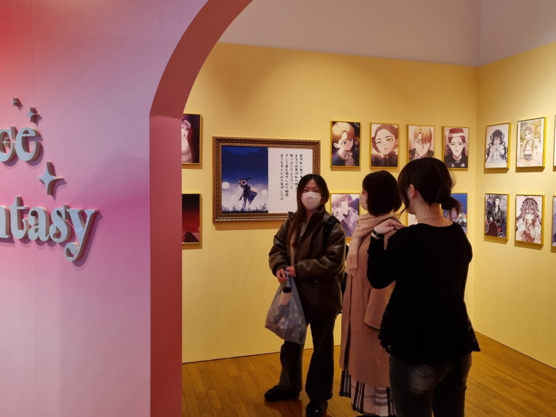 사진 3. 콘진원은 주일한국문화원과 함께 지난 1월 30일부터 일본 도쿄 주일한국문화원 ‘갤러리 MI’에서 ‘세로로 읽는 이야기: 2026 K-웹툰 전시(縦に読む物語 : K-WEBTOON展)’를 개막했다.