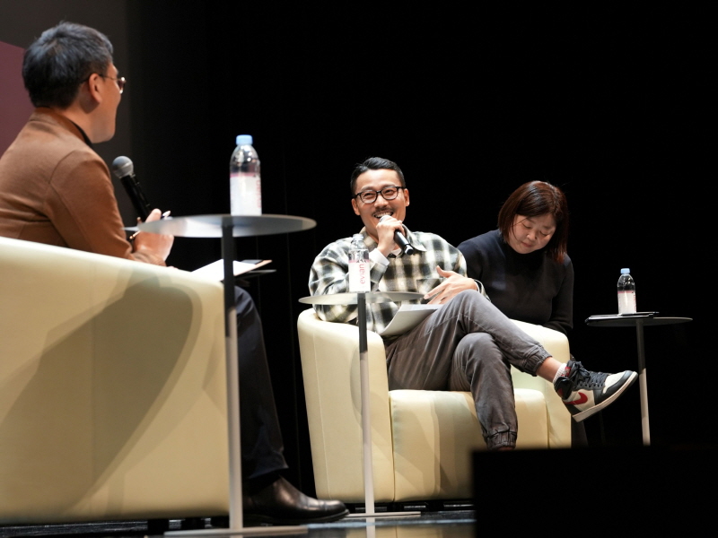 사진 5. 콘진원은 주일한국문화원과 함께 지난 1월 30일부터 일본 도쿄 주일한국문화원 ‘갤러리 MI’에서 ‘세로로 읽는 이야기: 2026 K-웹툰 전시(縦に読む物語 : K-WEBTOON展)’를 개막했다.