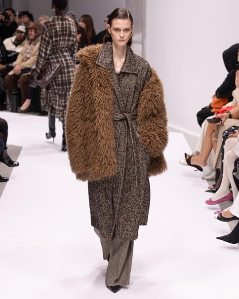 사진 1. 콘진원은 지난 3월 2일과 3일 프랑스 파리 팔레 드 도쿄에서 '컨셉코리아 2026 F/W' 를 성황리에 개최했다. (컨셉코리아 2026 F/W ‘리이’ 런웨이)