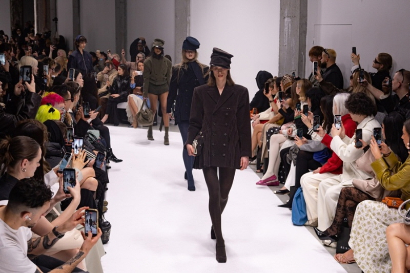 사진 5. 콘진원은 지난 3월 2일과 3일 프랑스 파리 팔레 드 도쿄에서 '컨셉코리아 2026 F/W' 를 성황리에 개최했다. (컨셉코리아 2026 F/W ‘본봄’ 런웨이)