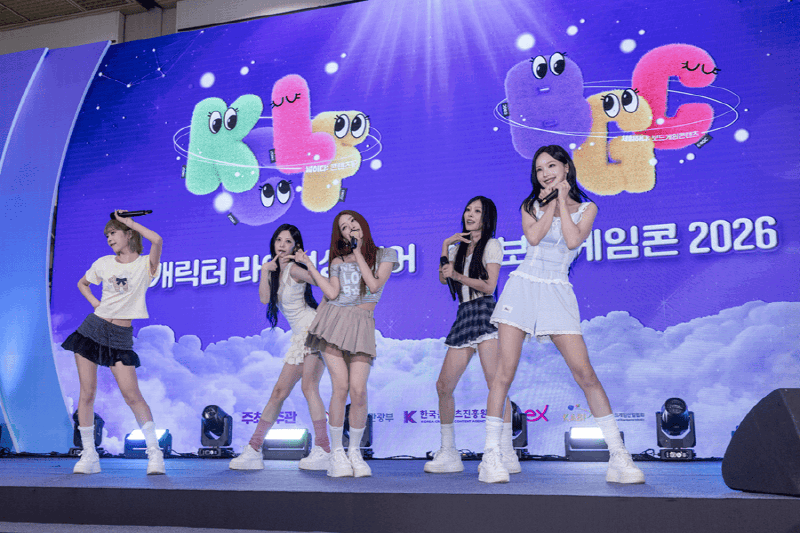 사진 4 ‘캐릭터라이선싱페어2026’ 홍보대사 ‘리센느’ 축하공연