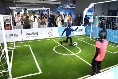 로봇 선수들의 축구 시합 - 출처: 바이두(百度)