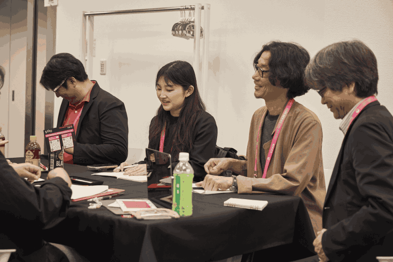 사진 3. ‘2026 시리즈 온 보드 : 도쿄’에서 참가사와 바이어 간 비즈매칭을 진행하고 있다.
        