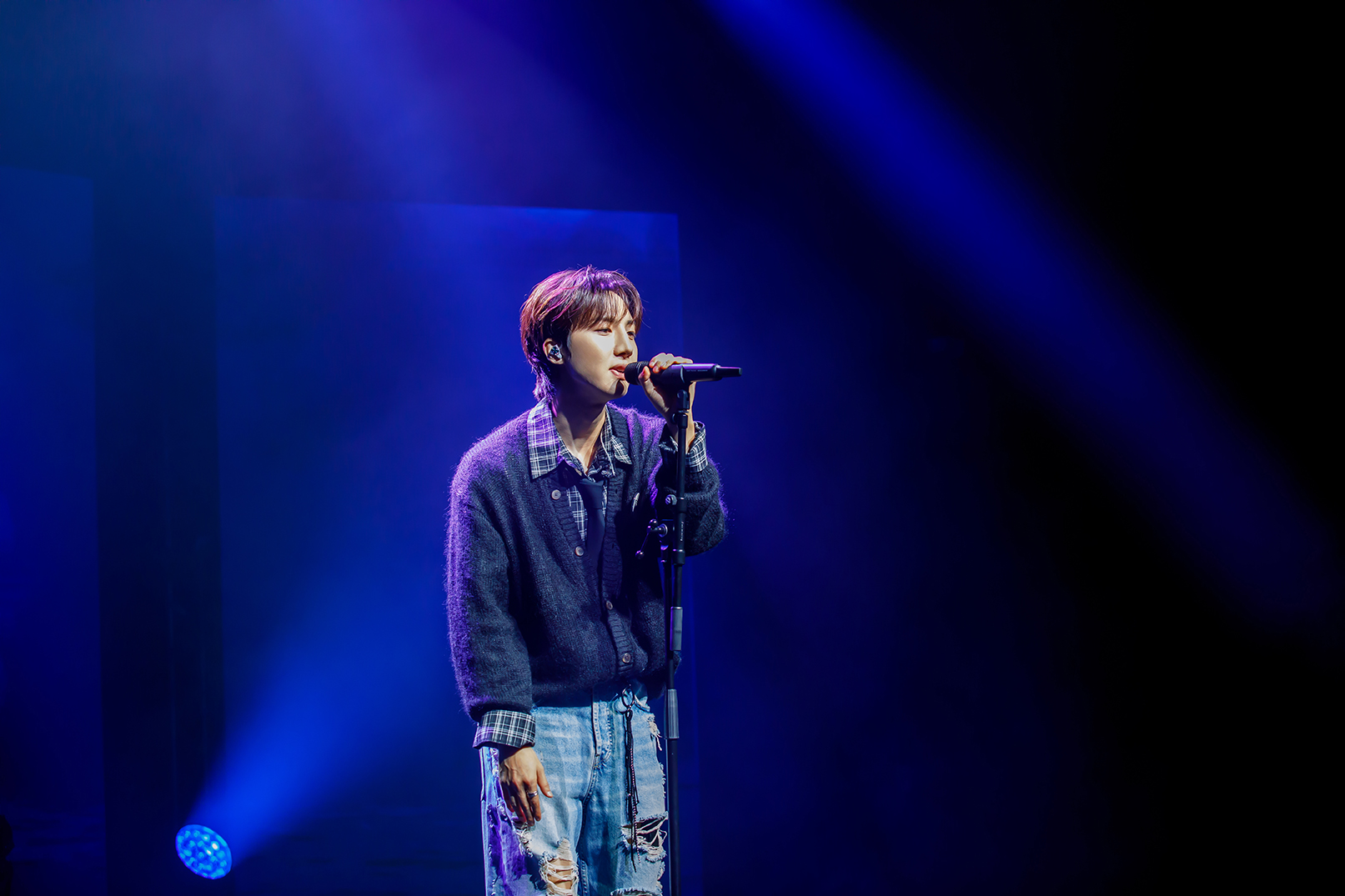 감성적인 보컬로 관객을 사로잡은 후이(HUI)